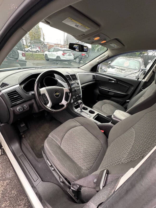 2012 Chevrolet Traverse 1LT photo 10