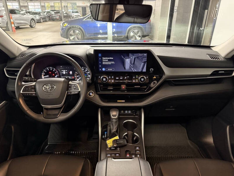 2024 Toyota Highlander XLE