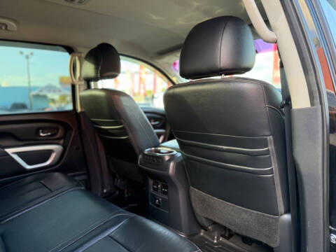 2017 Nissan Titan SL