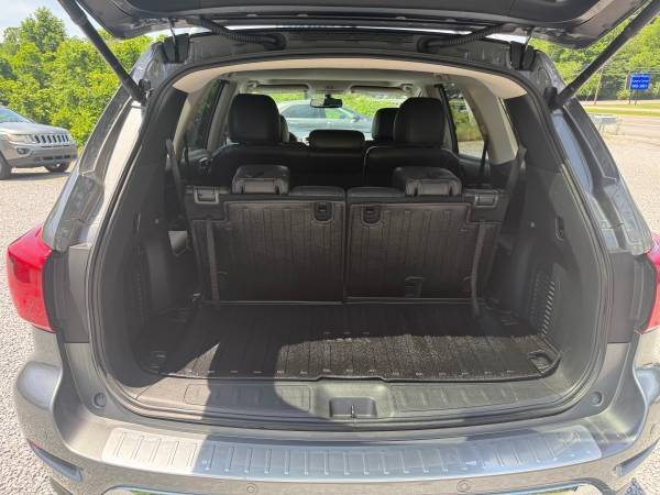 2017 Nissan Pathfinder SV