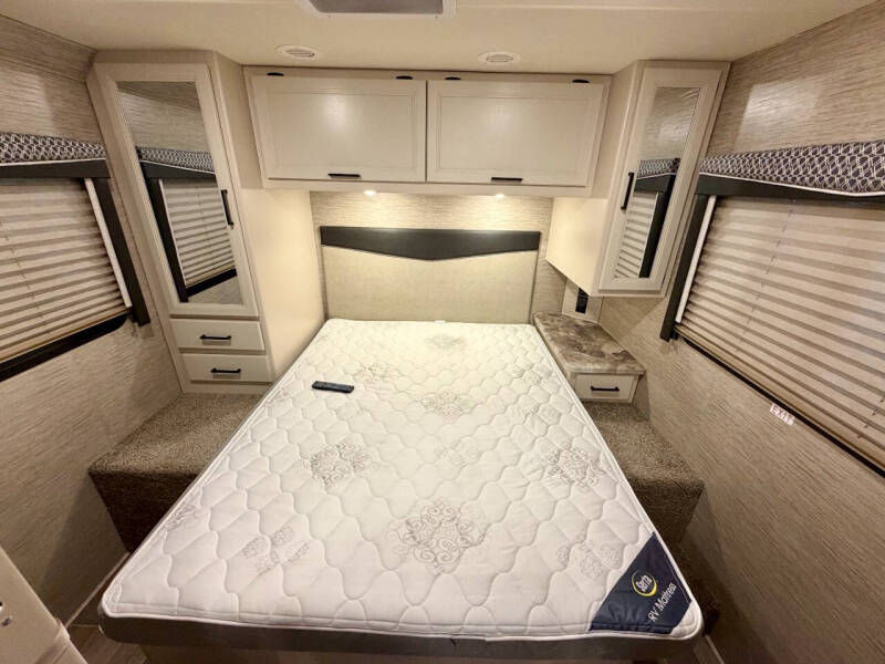 2021 Thor Motor Coach Chateau 28Z