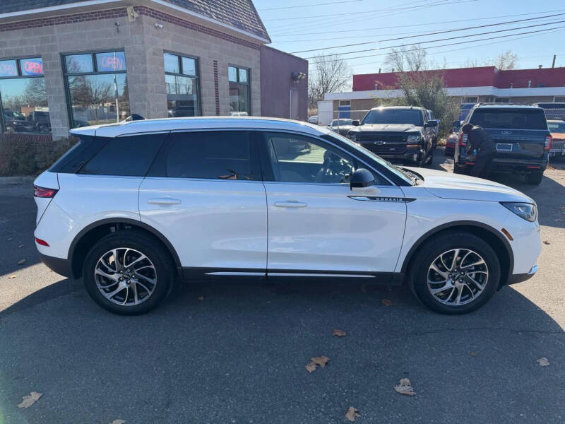 2022 Lincoln Corsair Standard