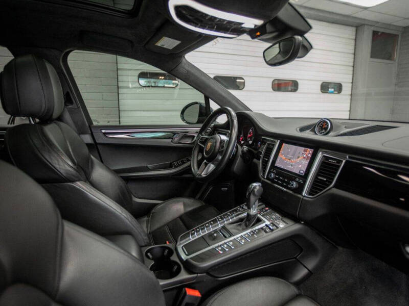 2017 Porsche Macan