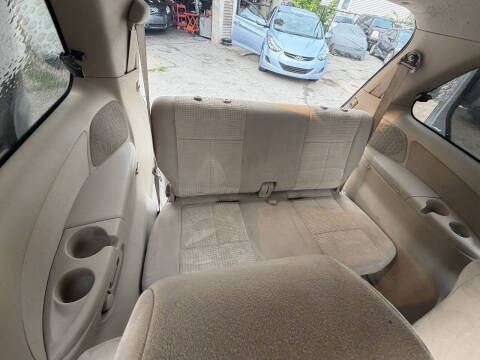 2004 Mazda MPV LX