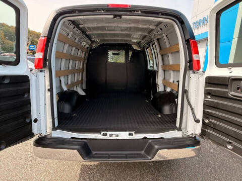 2023 GMC Savana 2500