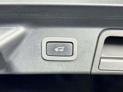 2019 Land Rover Range Rover Velar P250 R-Dynamic SE