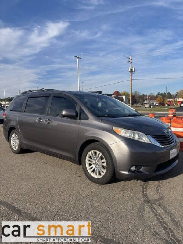 2013 Toyota Sienna's photo