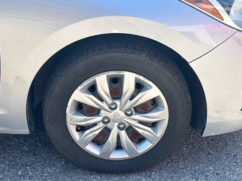 2019 Hyundai Accent SE