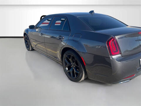 2022 Chrysler 300 Touring L