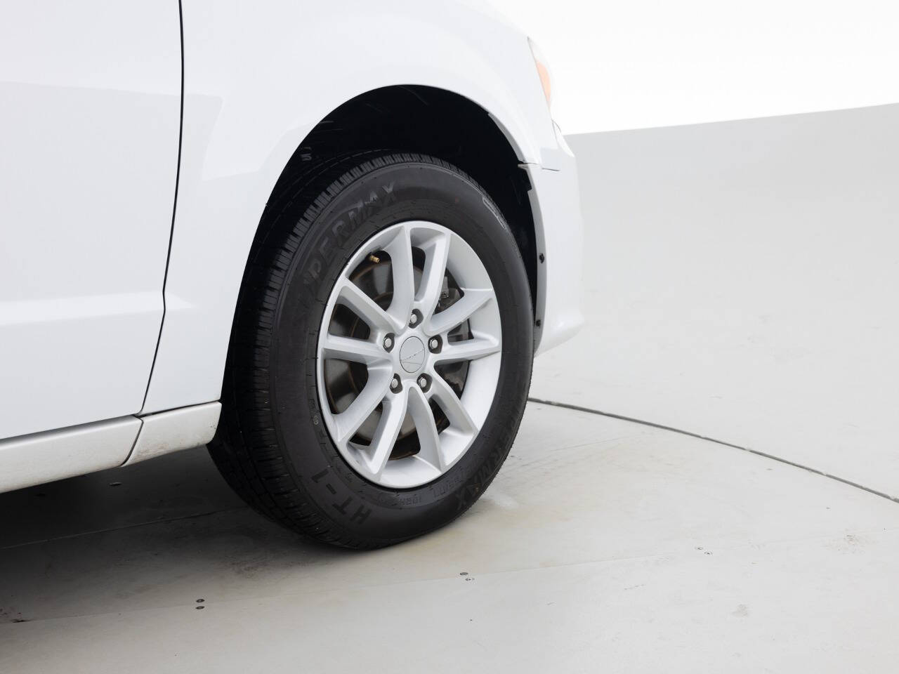 Used Car 2019 Dodge Grand Caravan  Sxt 4dr Mini Van For Sale Under $12,000 In Coal City, Illinois