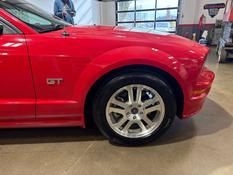 2005 Ford Mustang GT Premium