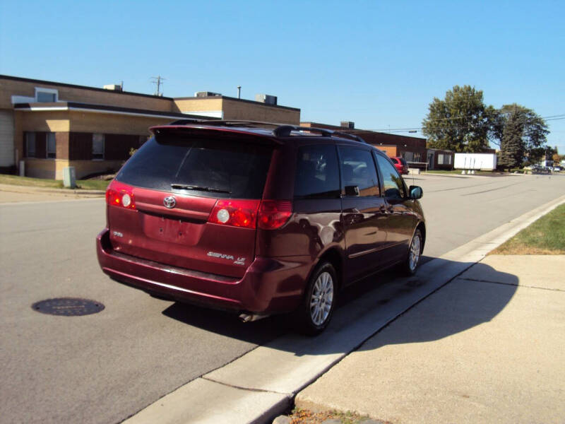 2008 Toyota Sienna LE photo 22