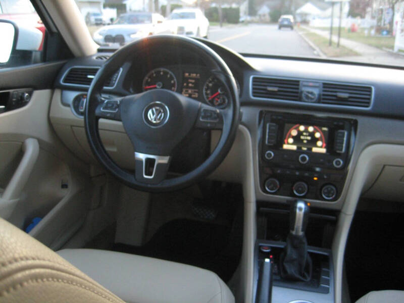 2015 Volkswagen Passat 1.8T SE