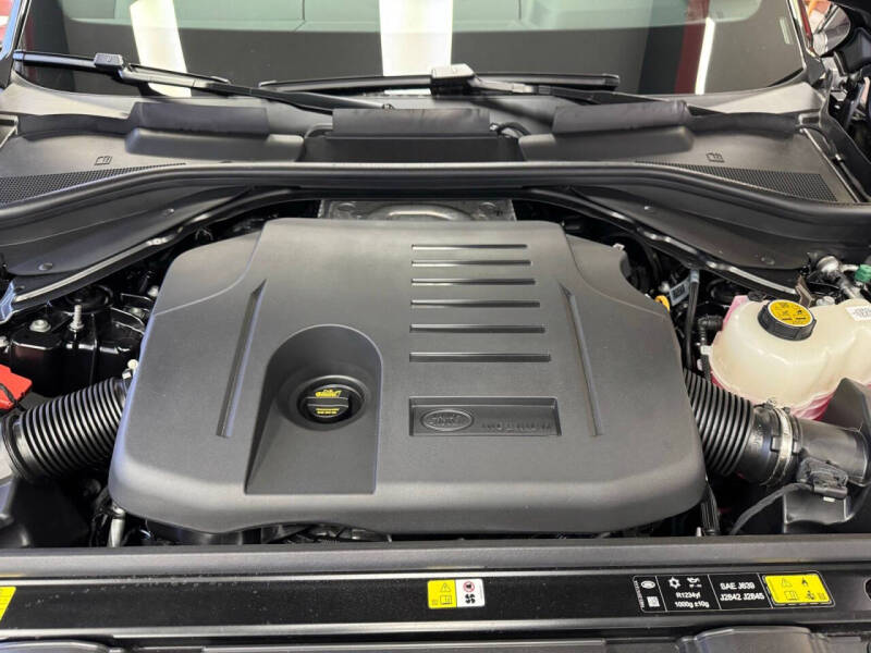 2025 Land Rover Range Rover P400 SE