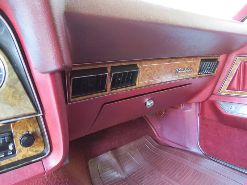 1977 Ford Thunderbird