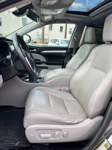 2018 Toyota Highlander SE