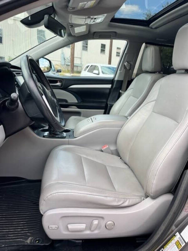 2018 Toyota Highlander SE