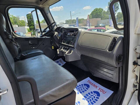 2020 Freightliner M2 106