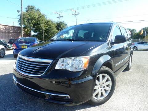 2015 Chrysler Town and Country for sale at Das Autohaus Quality Used Cars in Clearwater FL