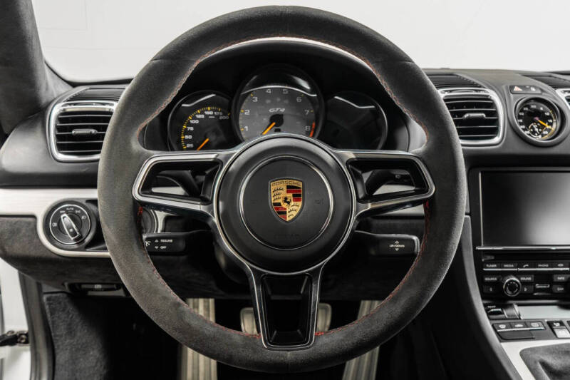 2016 Porsche Cayman GT4