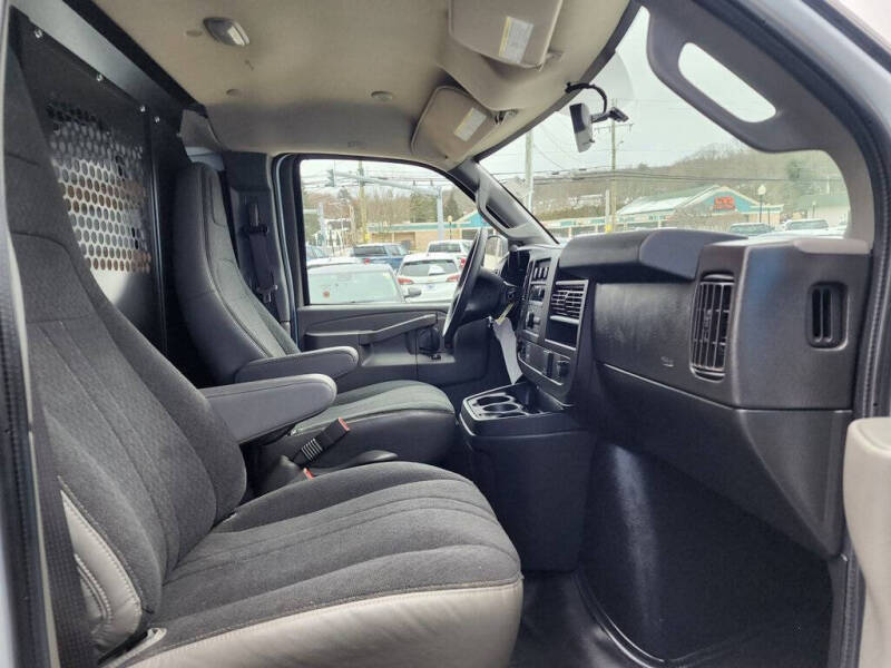 2023 GMC Savana 2500