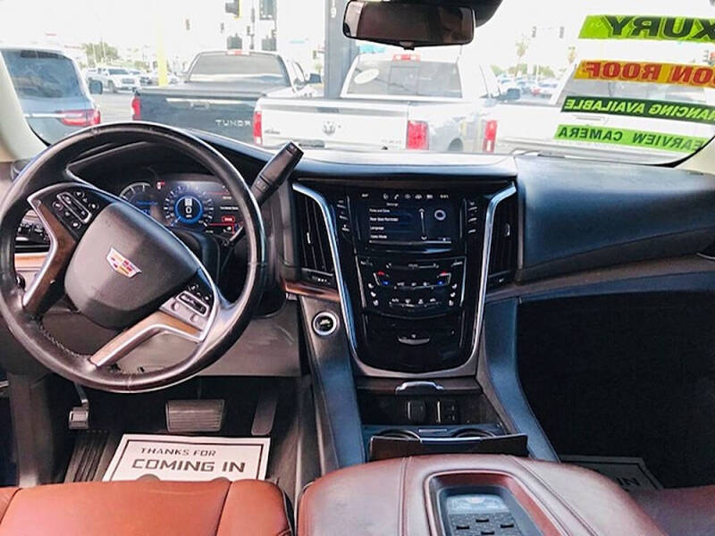 2017 Cadillac Escalade Luxury