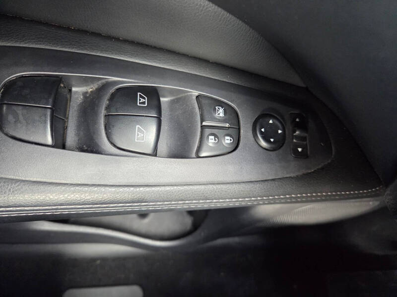 2018 Nissan Pathfinder SL