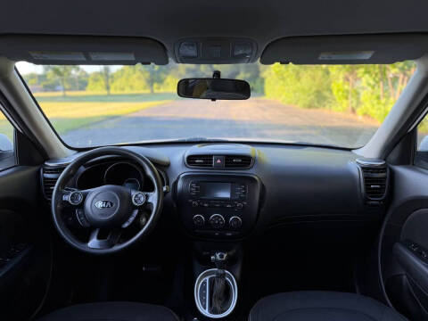 2016 Kia Soul +