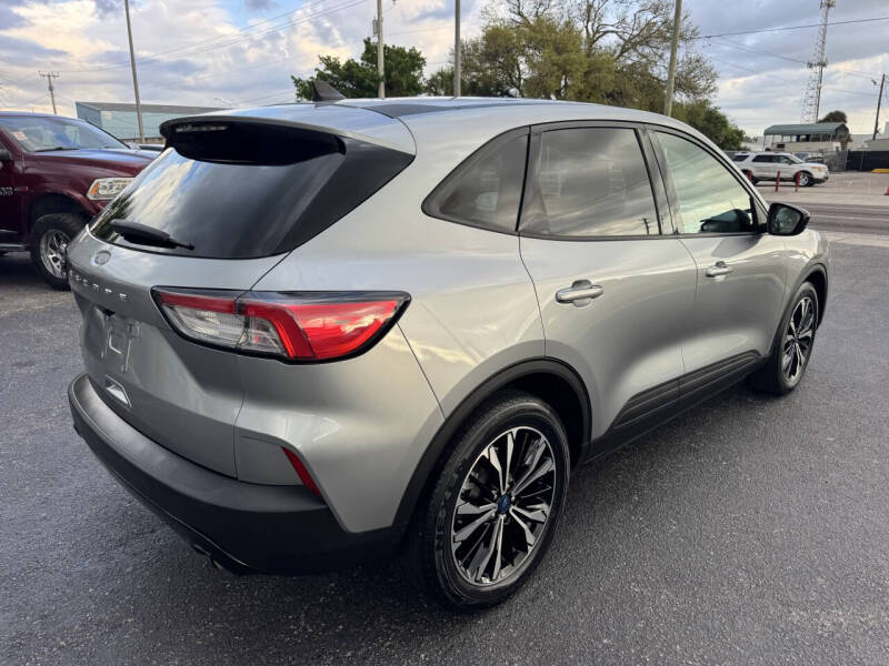 2021 Ford Escape SE