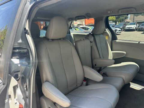 2014 Toyota Sienna