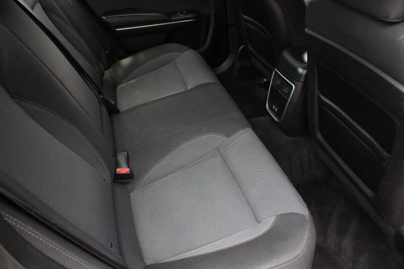 2016 Dodge Charger SE