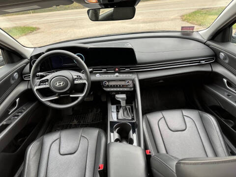 2024 Hyundai Elantra Limited