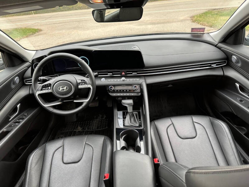 2024 Hyundai Elantra Limited