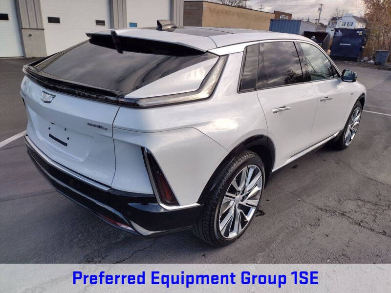 2025 Cadillac LYRIQ Luxury 3