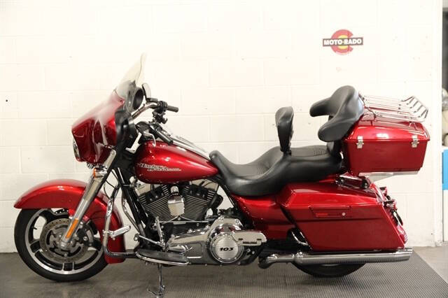 2013 Harley-Davidson STREET GLI