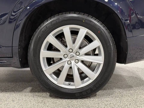 2016 Volvo XC90 T6 Momentum