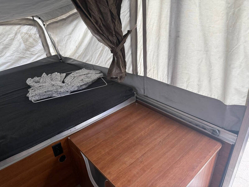 2011 Coleman Dutchmen Evolution E3