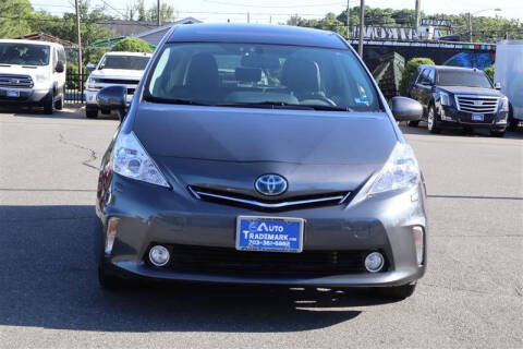 2014 Toyota Prius v Five