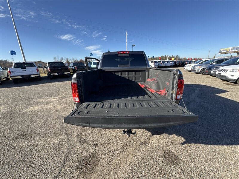 2017 RAM 1500 SLT