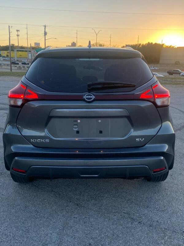 2022 Nissan Kicks SV