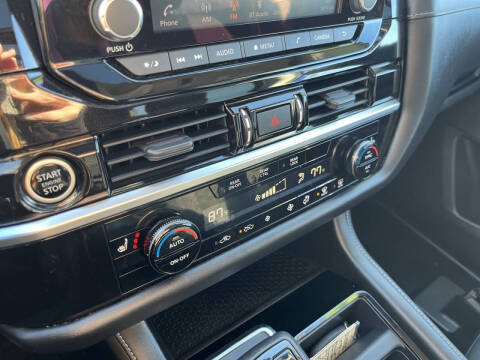 2022 Nissan Pathfinder SV