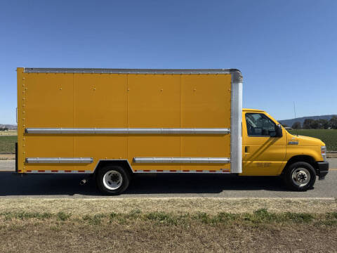 2022 Ford E-350