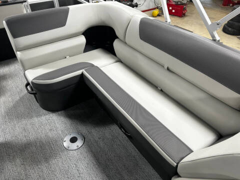 2026 Sun Tracker FISH BARGE 22 XP3