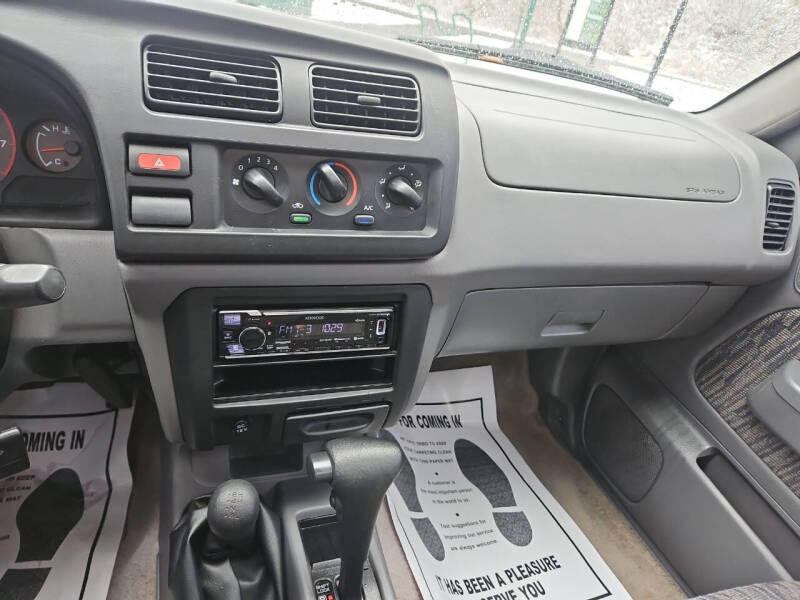 2000 Nissan Frontier SE