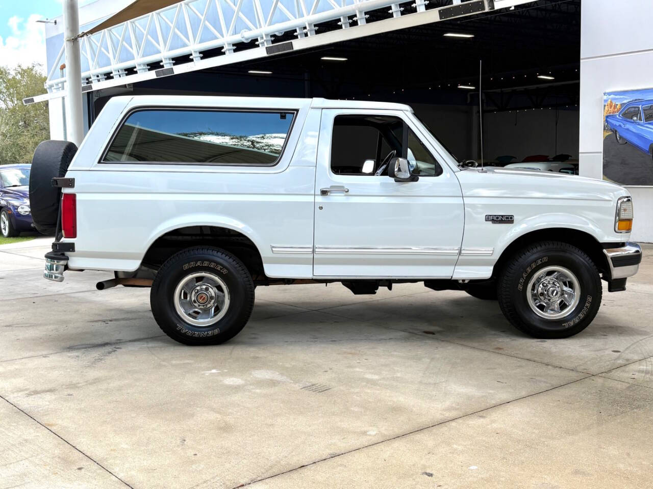 1993 Ford Bronco 5