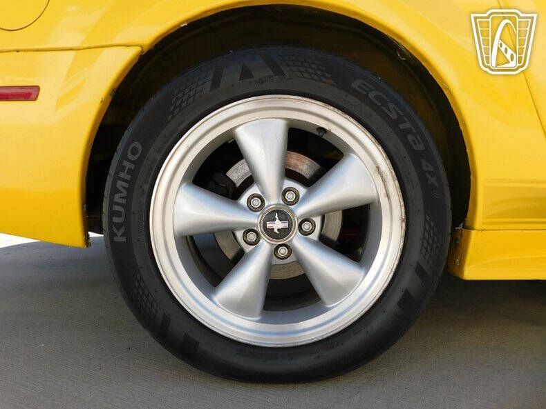 2004 Ford Mustang Mach 1 Premium
