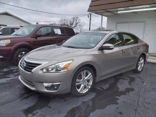2013 Nissan Altima for sale at Ernie Cook and Son Motors in Shelbyville TN