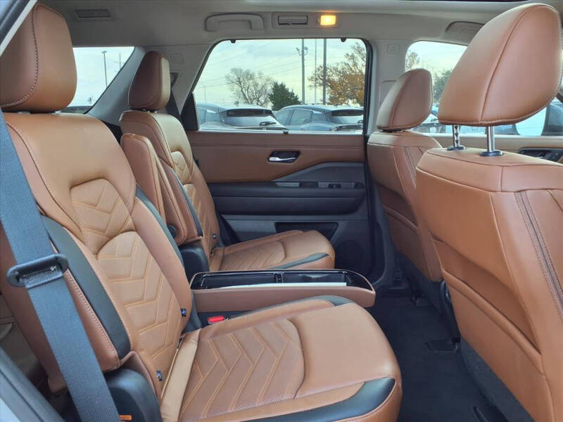 2024 Nissan Pathfinder Platinum