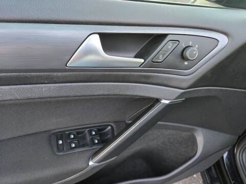 2018 Volkswagen Golf TSI S