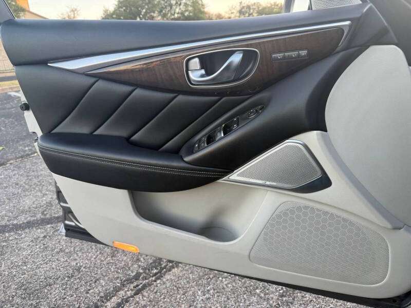 2017 Infiniti Q50 Hybrid Premium